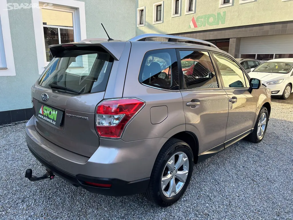Subaru Forester 2,0i 4WD, AT, serviska, 2x kola - fotka 6