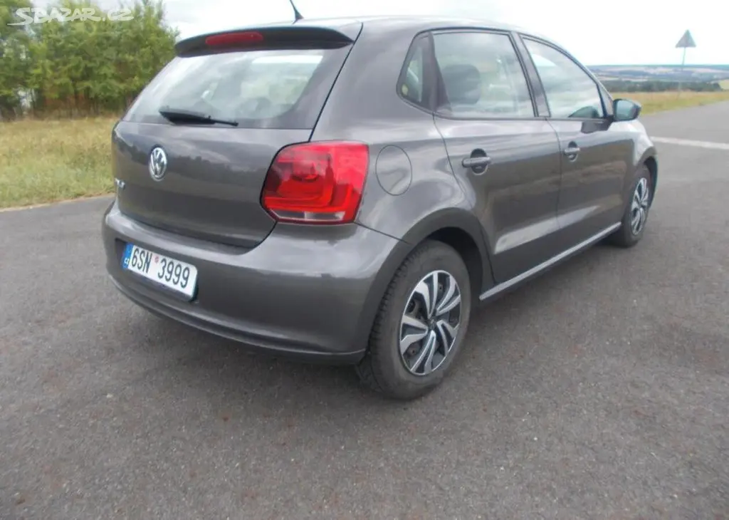 Volkswagen Polo 1,2 klimatronic ,velmi zachov. - fotka 5