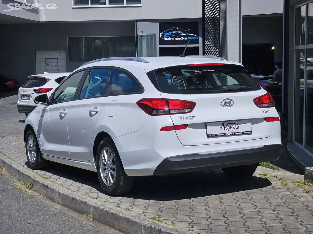 Hyundai i30, 1,6 CRDI 85kW Trikolor Comfort - fotka 3