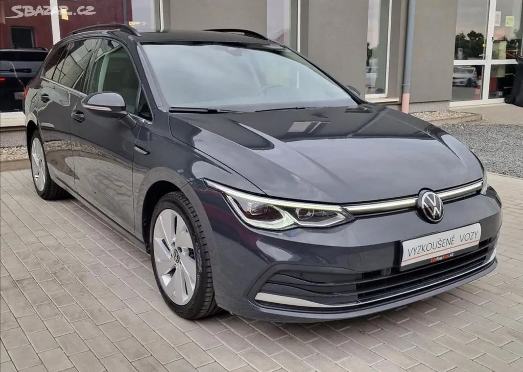 Volkswagen Golf, 2.0TDI 110kW DSG Style, 1.Maj