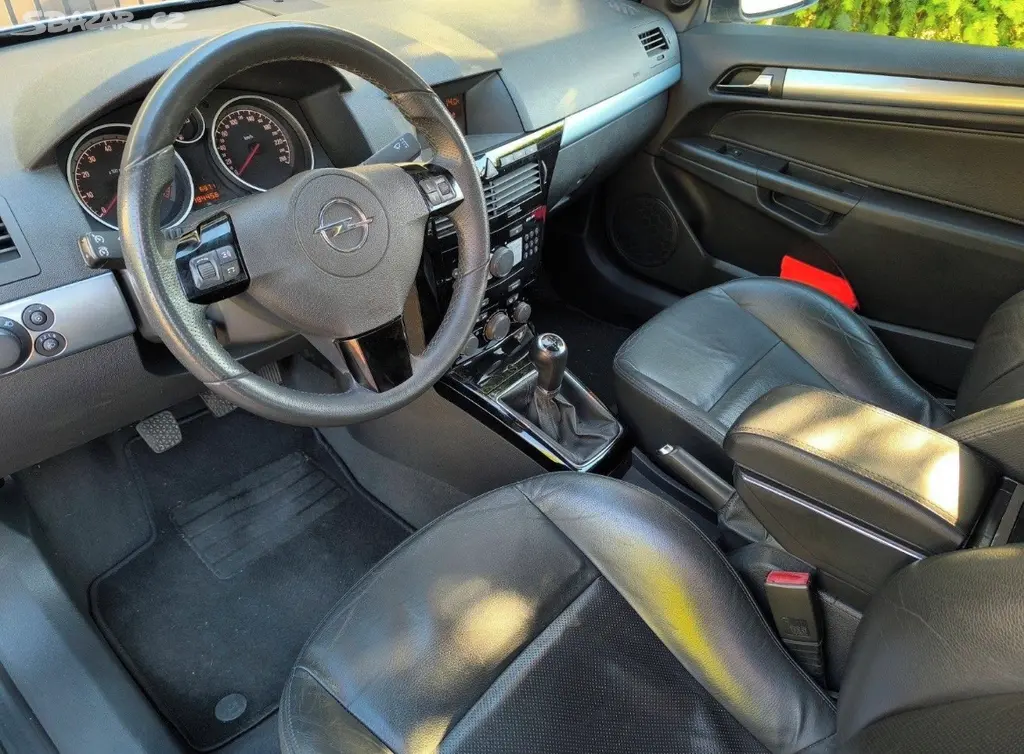 Opel Astra 1.8i Endless Summer edice cabrio - fotka 6