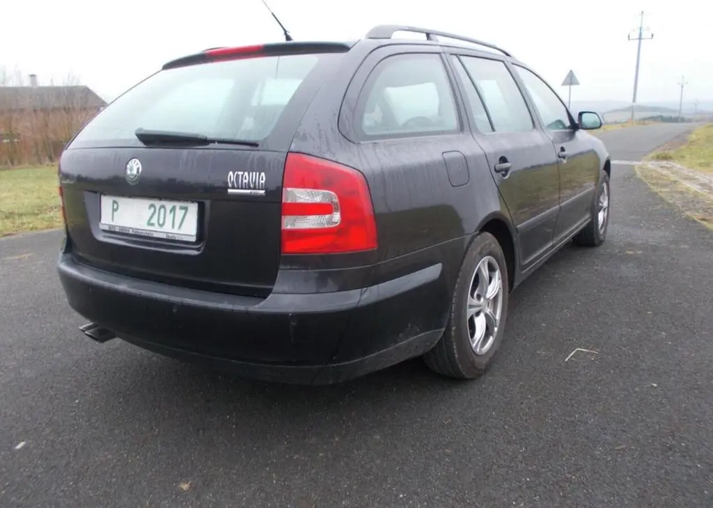 Škoda Octavia 2,0 110 KW 127 000 km nová STK - fotka 5