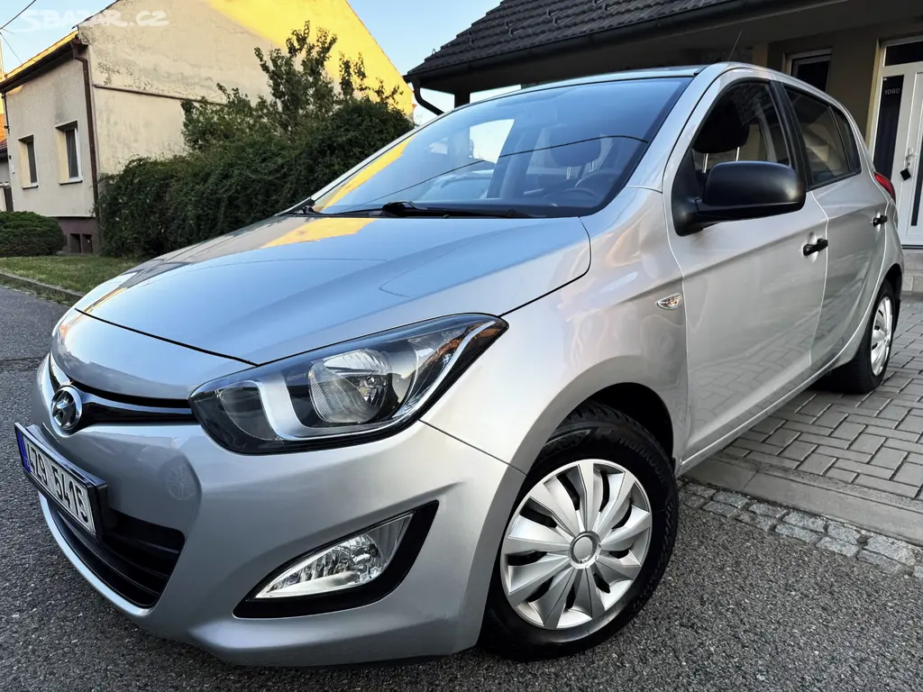 HYUNDAI I20 1.2i, KLIMATIZACE, EL.OKNA, 10x AIRBAG - fotka 2