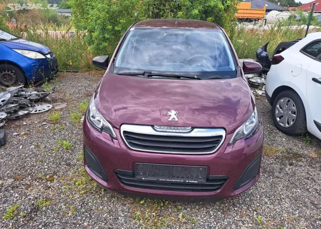 Peugeot 108 1,0 i benzín manuální - fotka 3