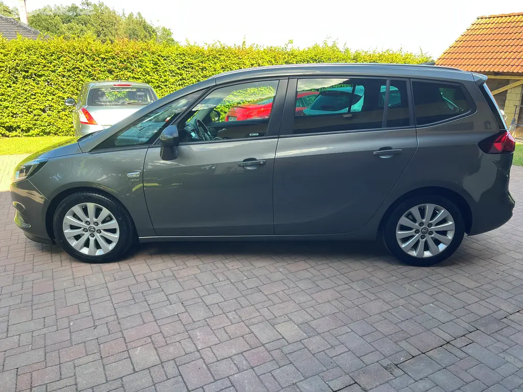 Opel Zafira 2.0 CDTi Full LED Navi Tažné Serviska - fotka 4