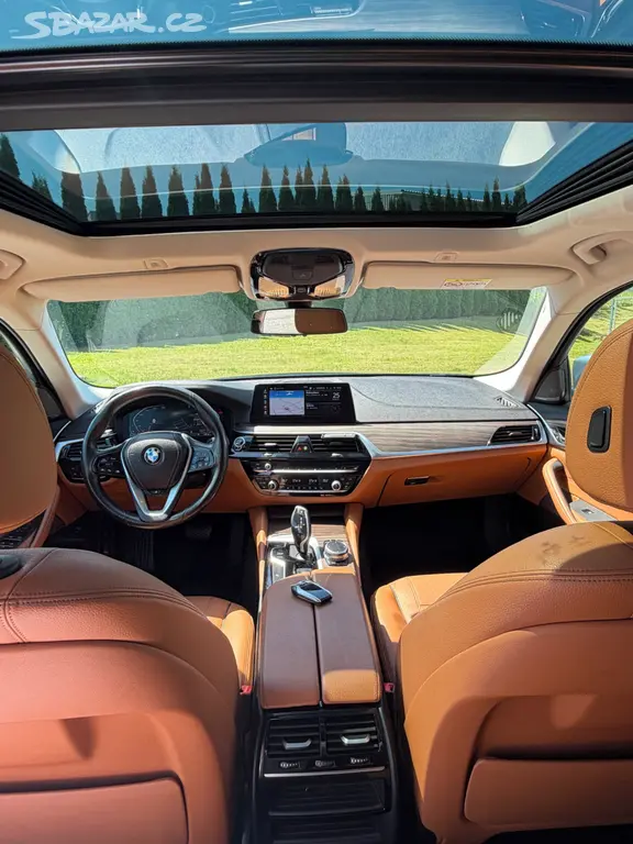 BMW530DxDrive,r.2020, 110t.km,serviska,garážované - fotka 5
