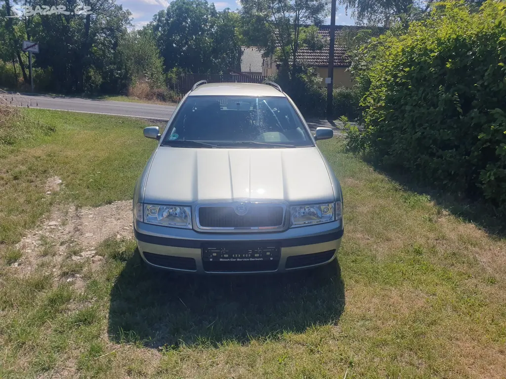 Škoda Octavia combi 1,6i * 102 tis km * 1. Majitel - fotka 5