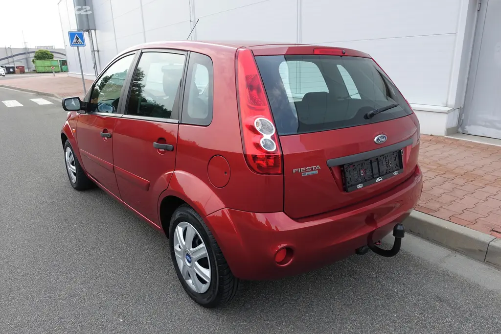 Ford Fiesta, 1.4 16Vgaráž,tažné,KRÁSNÝ STAV - fotka 2