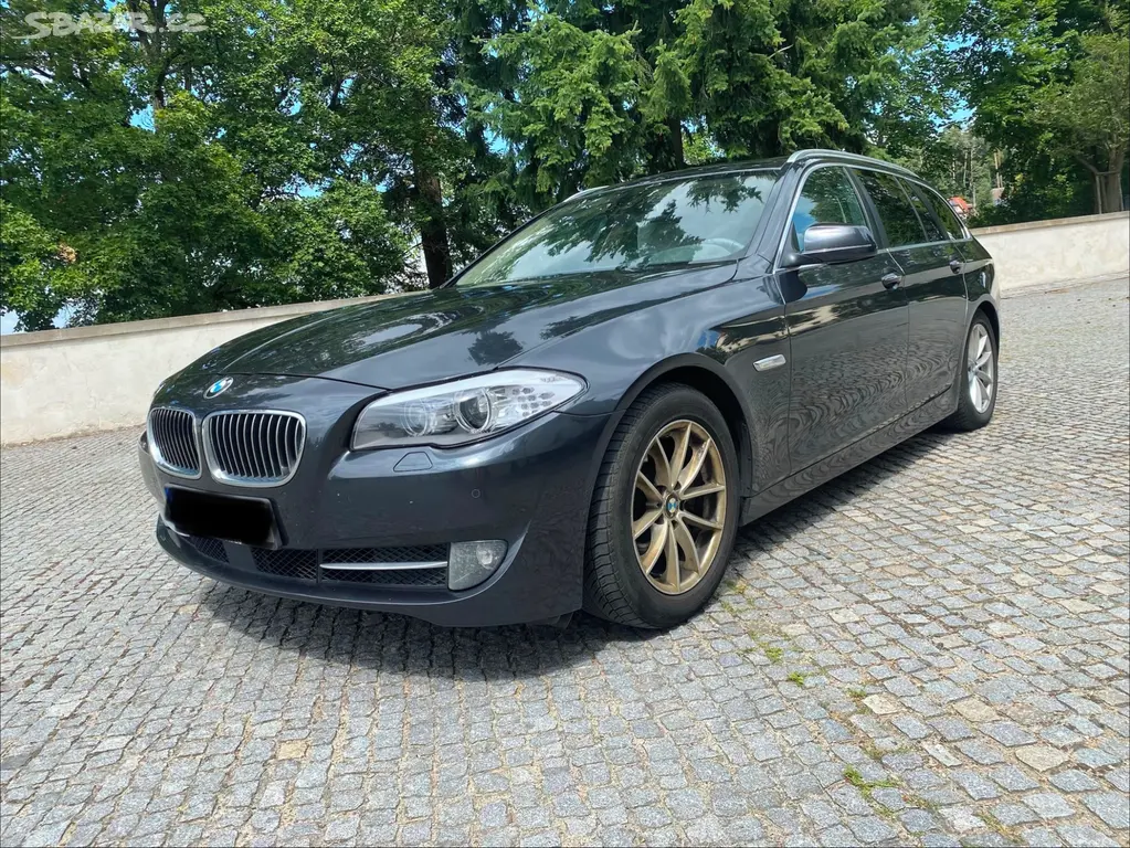 BMW 530d F11 head up komforty bohata vybava