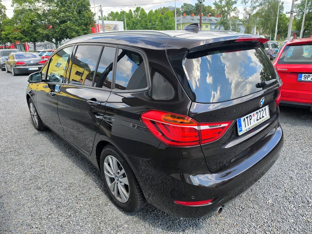 BMW Řada 2218 Grand Tourer Automat - fotka 3