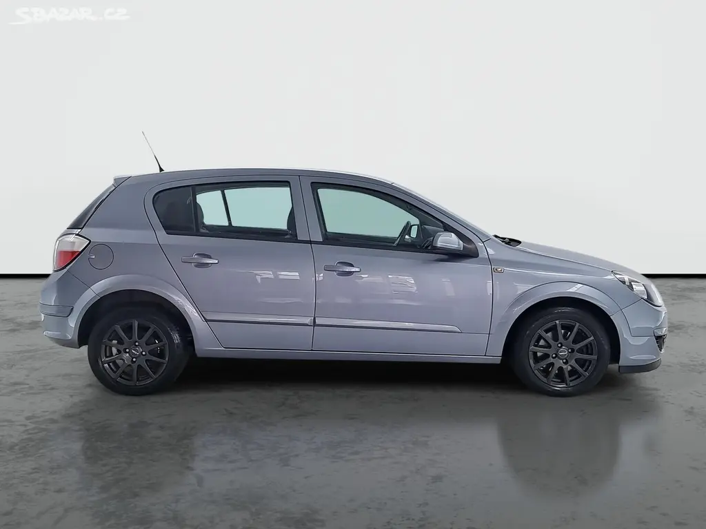 Opel Astra, 1.6 16V, rezervace - fotka 6