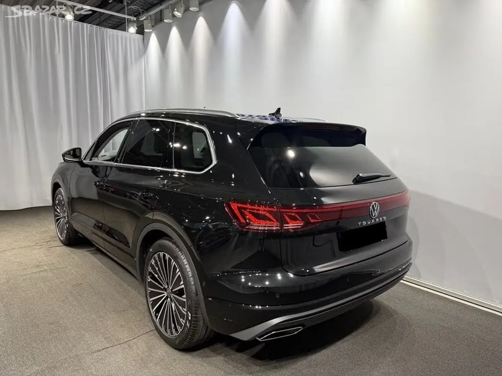 Volkswagen Touareg, 3,0 TDI 210 kW Nez.Top NEW - fotka 4