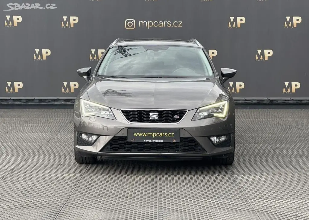 Seat Leon 1.4TSi 92kW MAN FR, PANO 1.Maj manuál - fotka 2