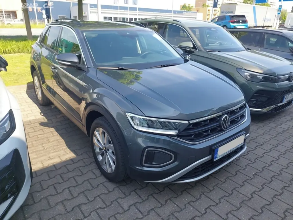 Volkswagen T-Roc 1.5 TSi/110kW LIFE - DSG,TZ,..