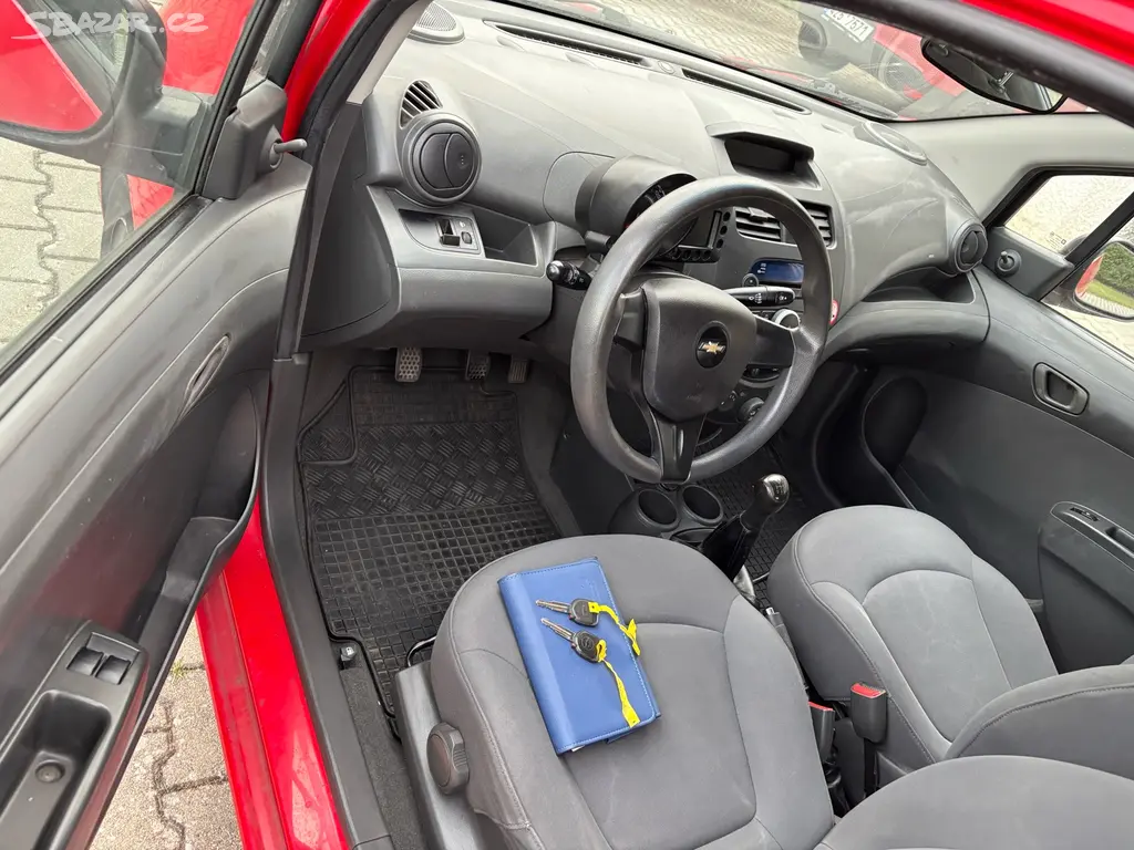 Chevrolet Spark 1,0i, r. 2010, klima - fotka 3