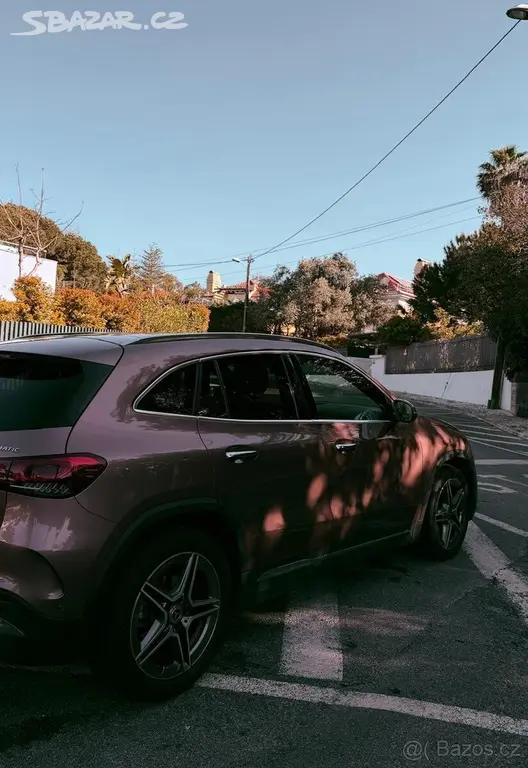 Mercedes-Benz GLA 2,0 200 d 4MATIC AMG Line - fotka 3