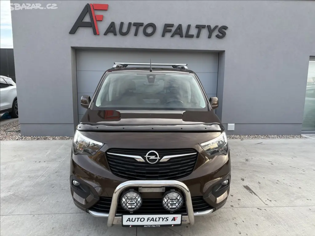 Opel Combo, 1,2 i 81 KW LIFE PANORAMA CZ - fotka 3