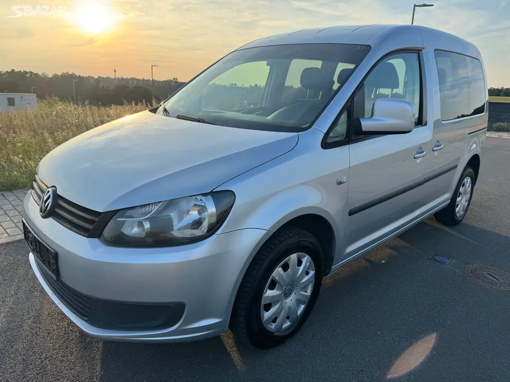 Volkswagen Caddy LiFE 1.6 TDI 2x šoupačky tažné