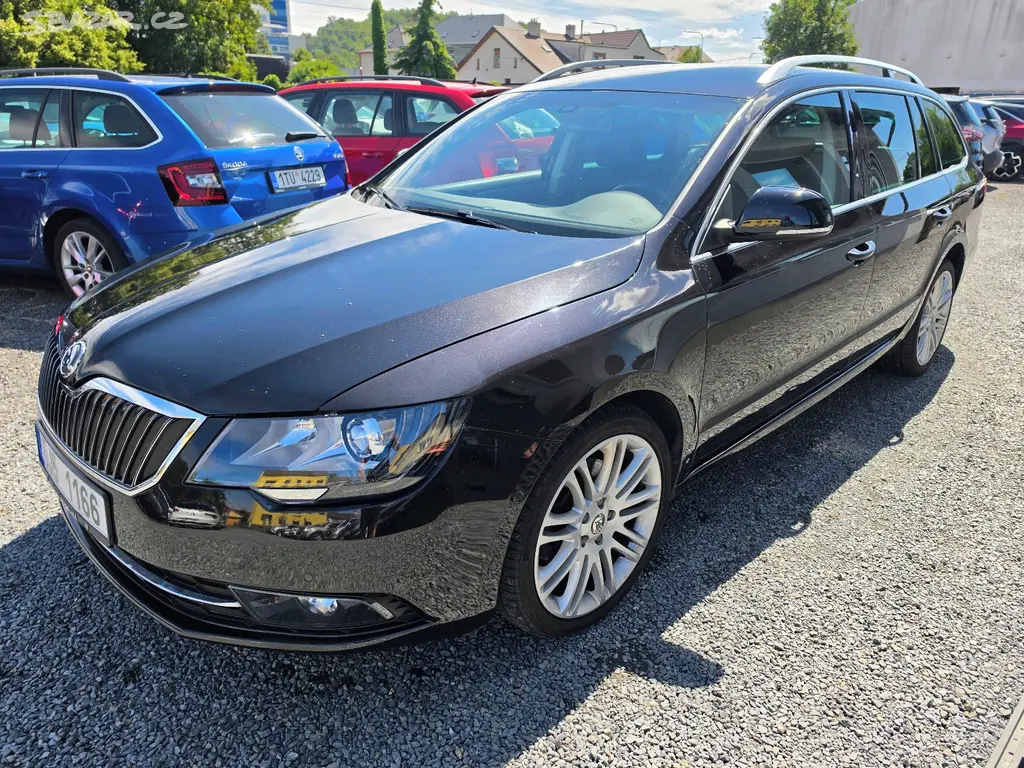 Škoda Superb2.0 TDi DSG TZ Xenon - fotka 2