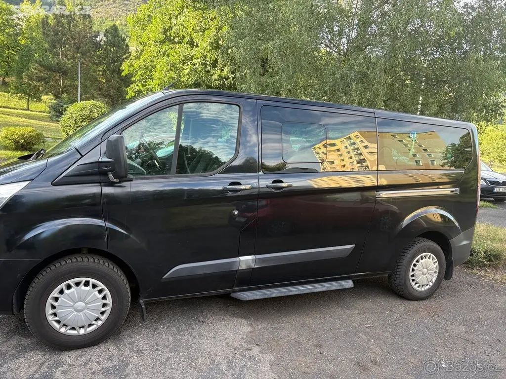 Ford Tourneo Custom 2,2 2013r.v.92 kW - fotka 4