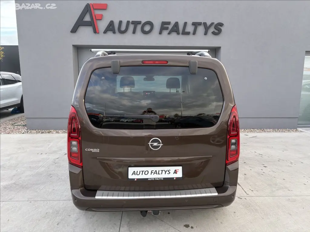 Opel Combo, 1,2 i 81 KW LIFE PANORAMA CZ - fotka 6