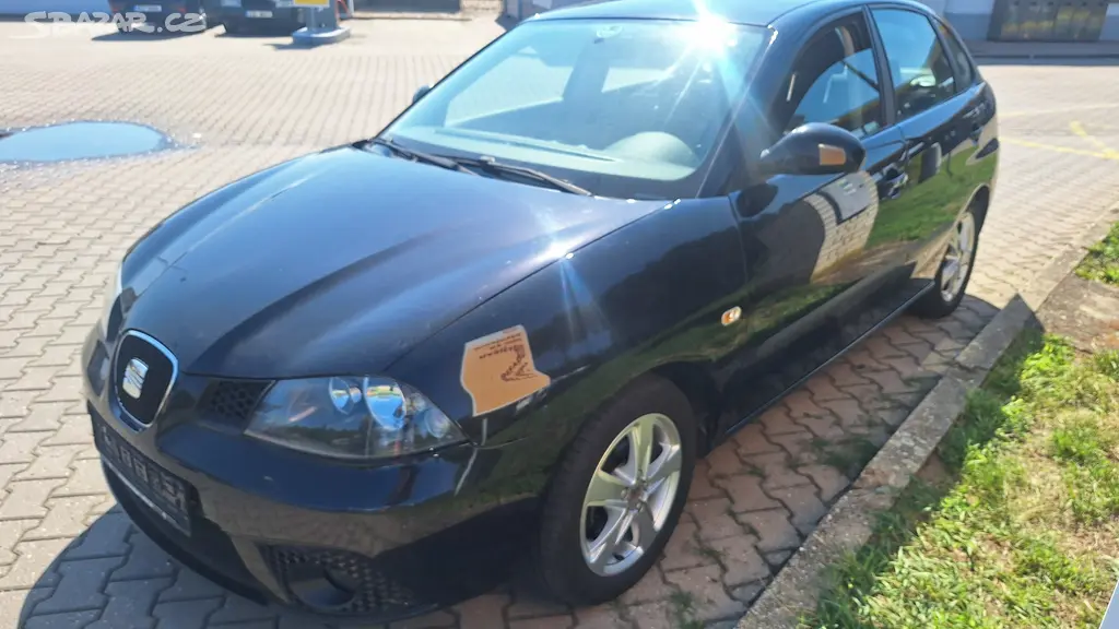 Seat Ibiza 1.4i/63kW, r. 2008, - fotka 3