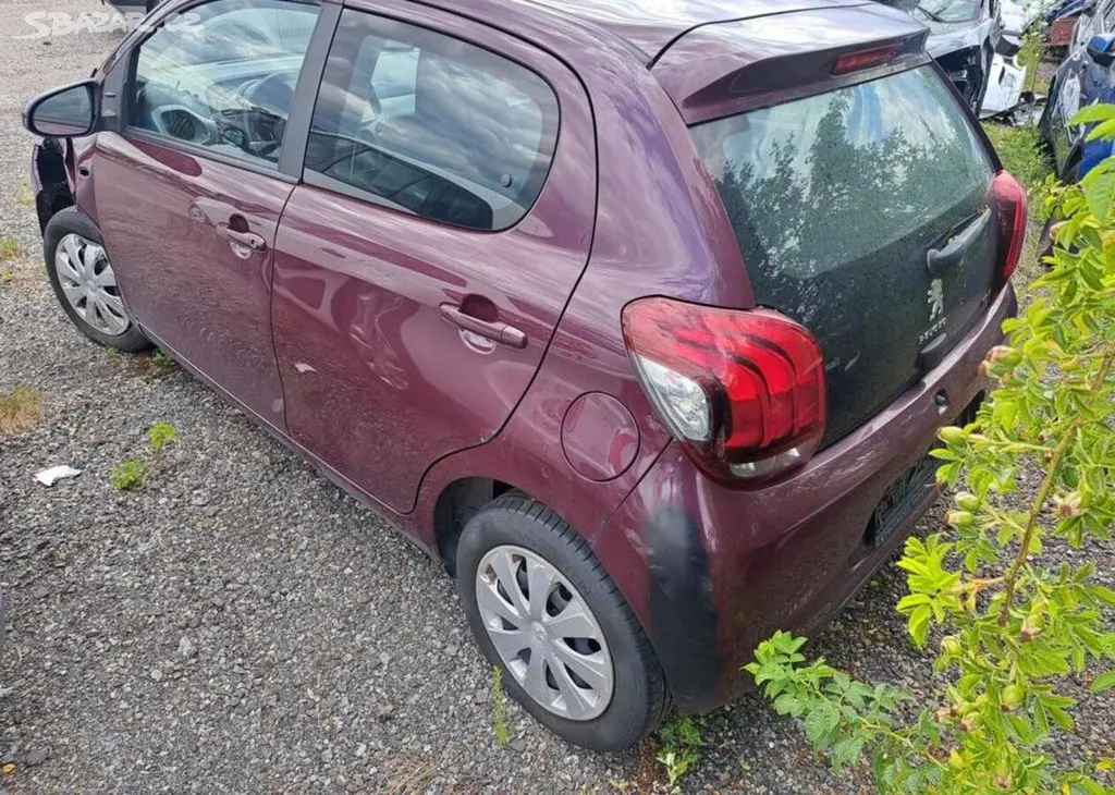 Peugeot 108 1,0 i benzín manuální - fotka 6