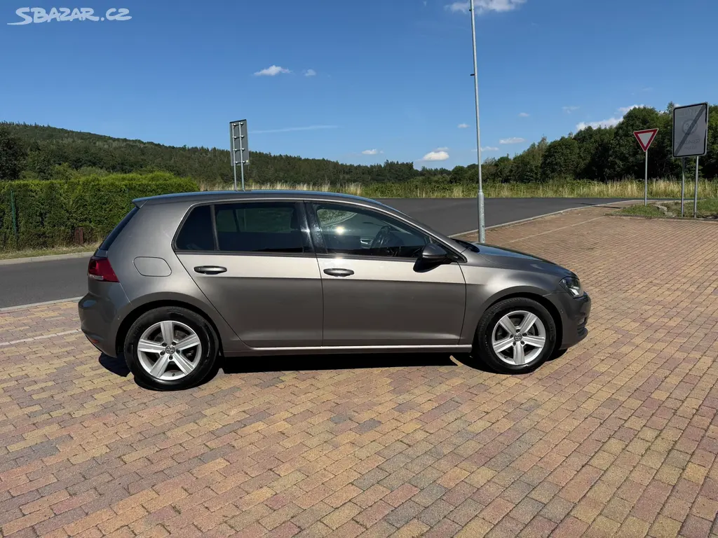 VW GOLF VII 1.4 TSI 90kW EA[telefon skryt]KM- - fotka 5