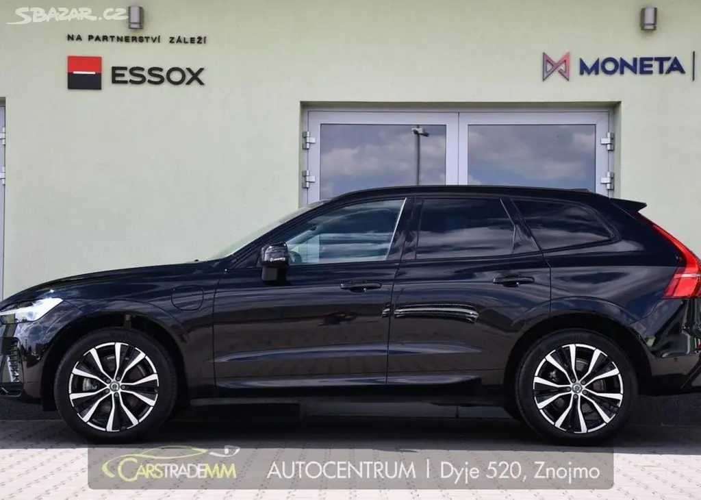 Volvo XC60 2.0T8 R-Desing RECHARGE 335 kw - fotka 2