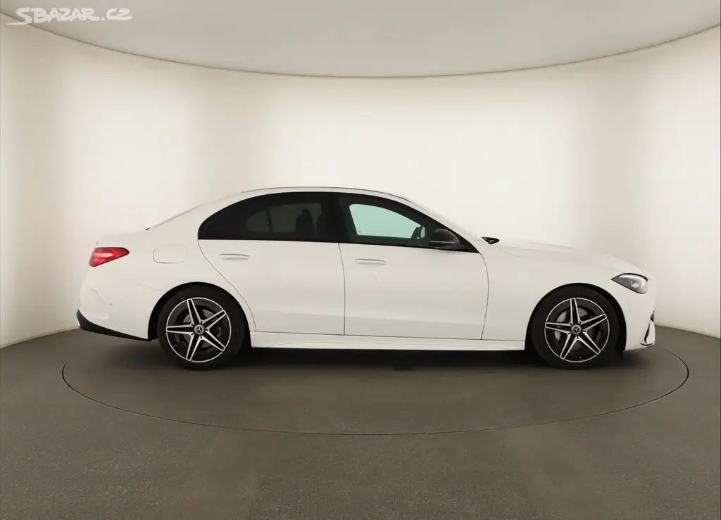 Mercedes-Benz Třídy C, 300 4MATIC, AMG Paket - fotka 6
