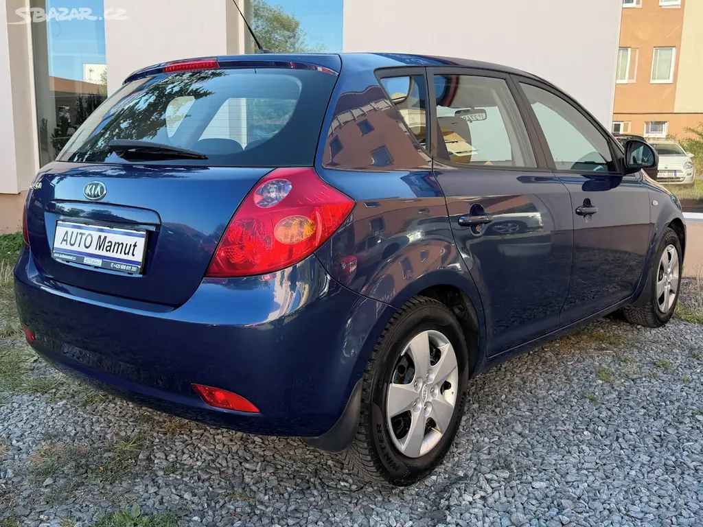 Kia Cee´d, 2.0i 105kW, po 1. maj v CZ - fotka 3