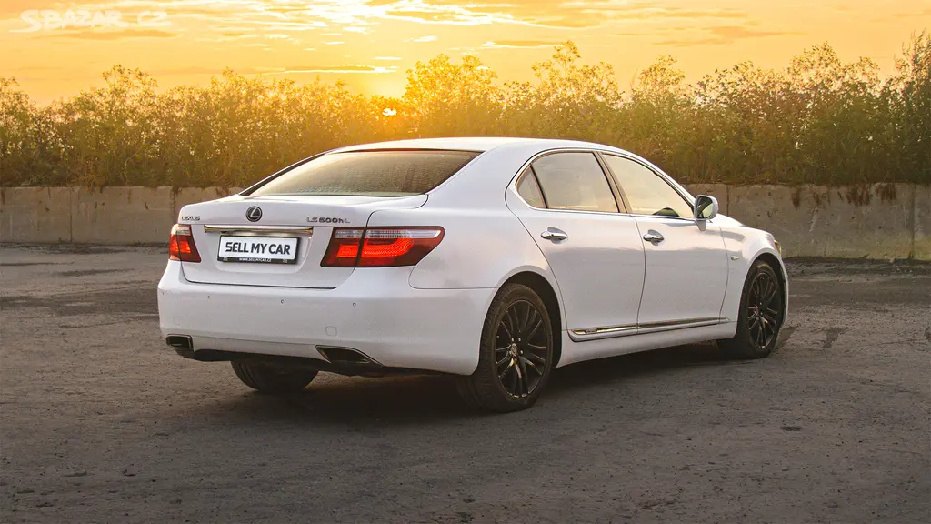 Lexus LS, 600HL Hybrid 5,0/290kW 4x4 ČR - fotka 4