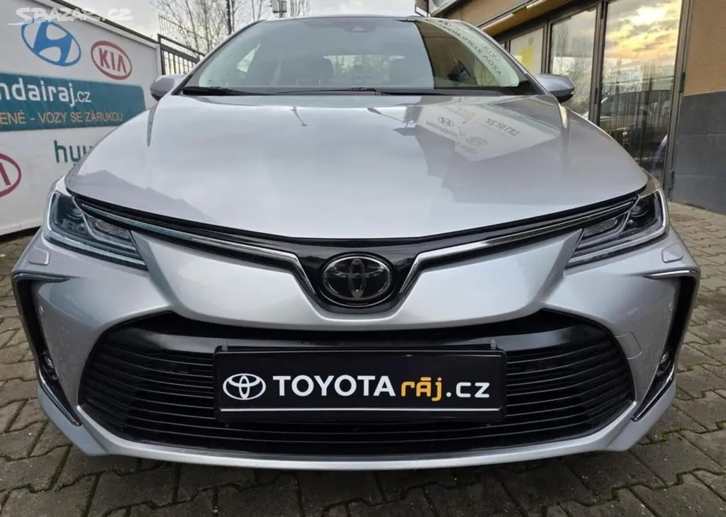 Toyota Corolla 1,5 VVT-i V ZÁRUCE-KAMERA