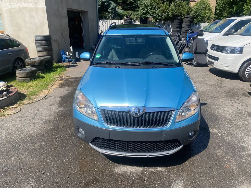 Škoda Roomster,1.6 TDI Scout Plus Edition,panorama - fotka 2