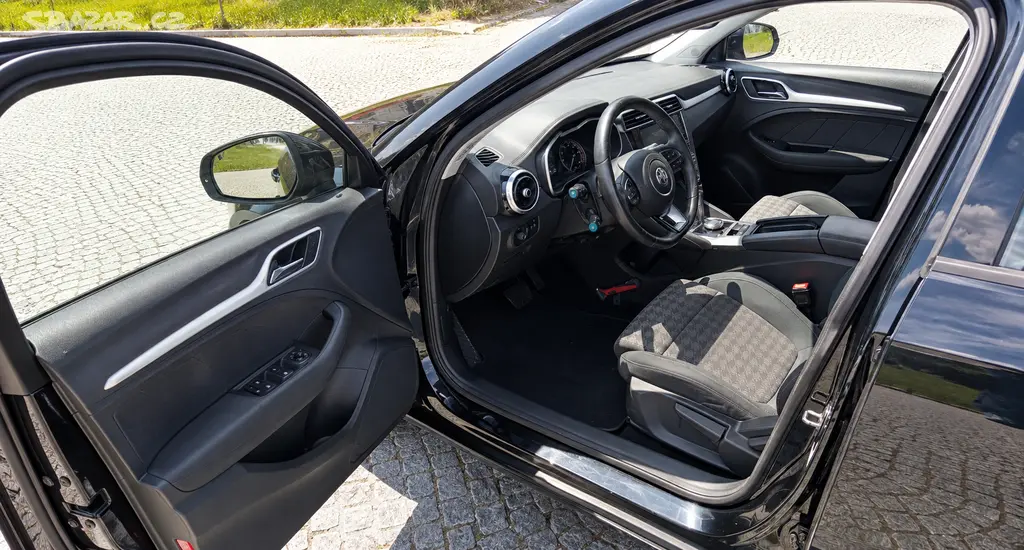 MG ZS EV 105kW 45kkWh - fotka 4