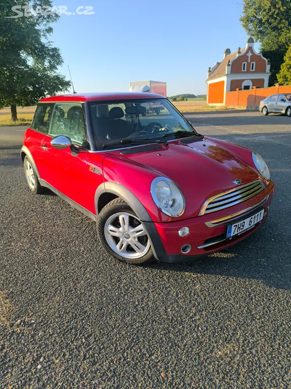 MINI One 1.6 66 kW, r. v. 2005 STK 8/2027 - fotka 2