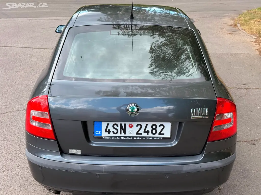 Škoda Octavia 2 Elegance 1.6 FSI (85 kW) - fotka 5