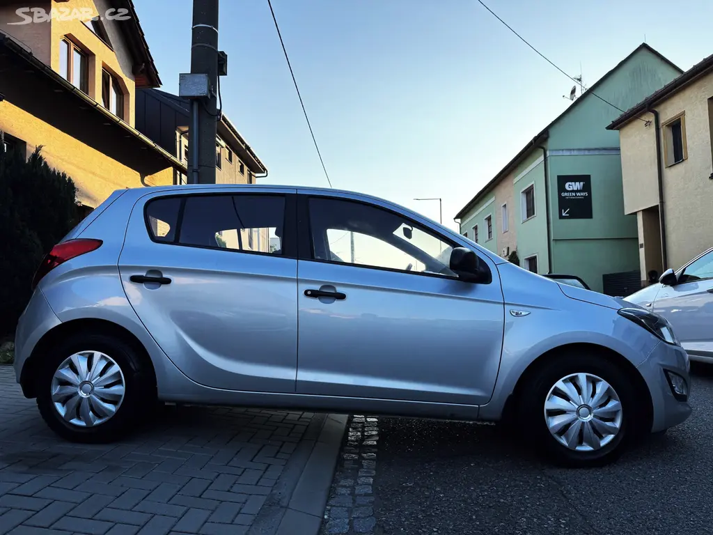 HYUNDAI I20 1.2i, KLIMATIZACE, EL.OKNA, 10x AIRBAG - fotka 3