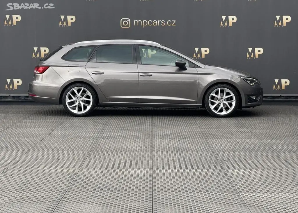 Seat Leon 1.4TSi 92kW MAN FR, PANO 1.Maj manuál - fotka 4