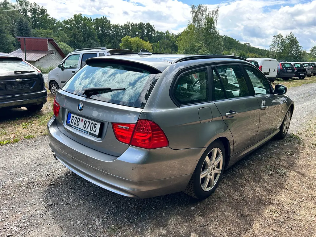 BMW 318D 105kW, r.v. 2012, najeto 230123km - fotka 5