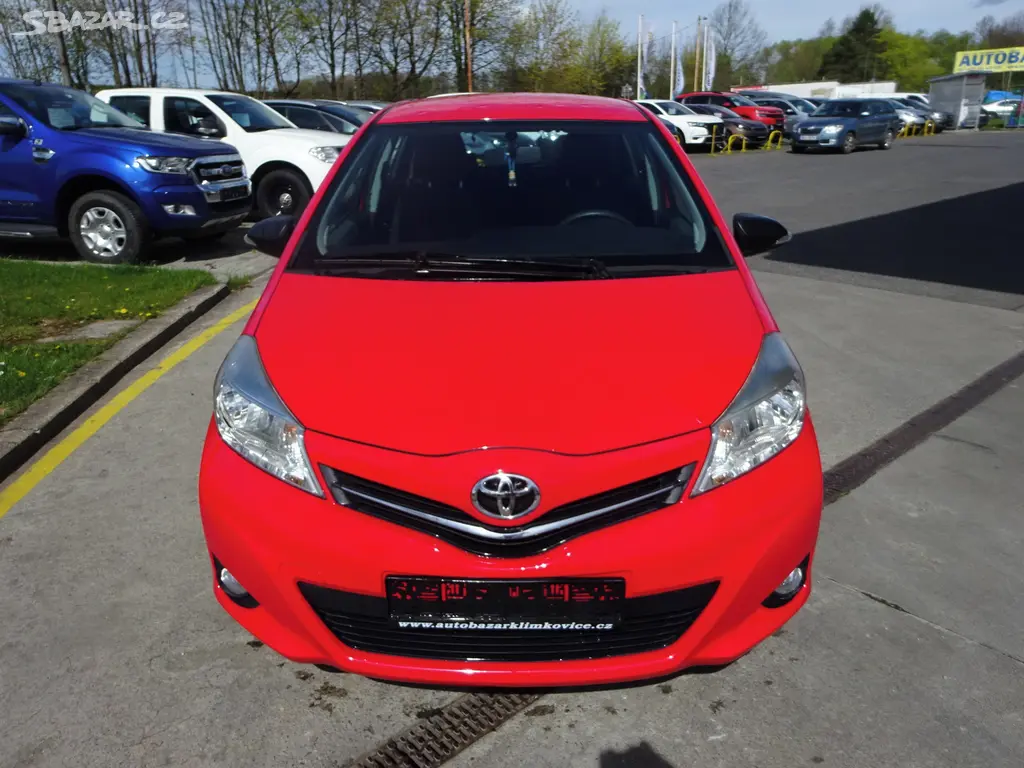 TOYOTA YARIS 1,4 D-4D GARANCE KM - fotka 2