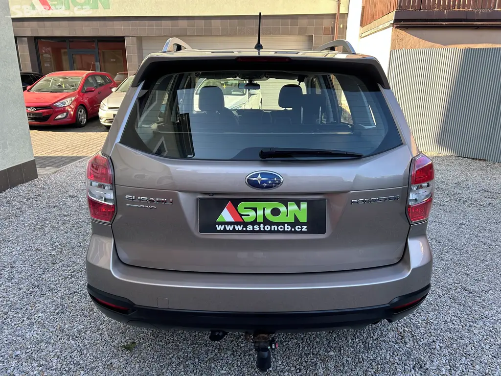 Subaru Forester 2,0i 4WD, AT, serviska, 2x kola - fotka 5