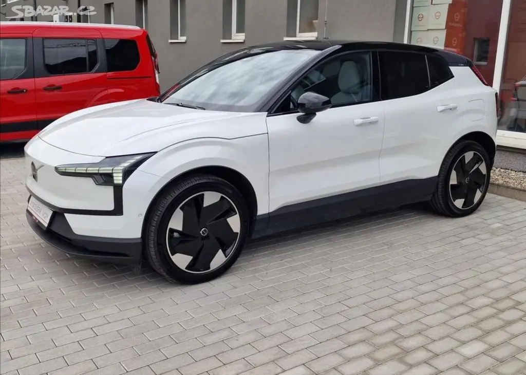 Volvo EX30, AWD Ultra Twin 315kW,ČR,1.Maj - fotka 2