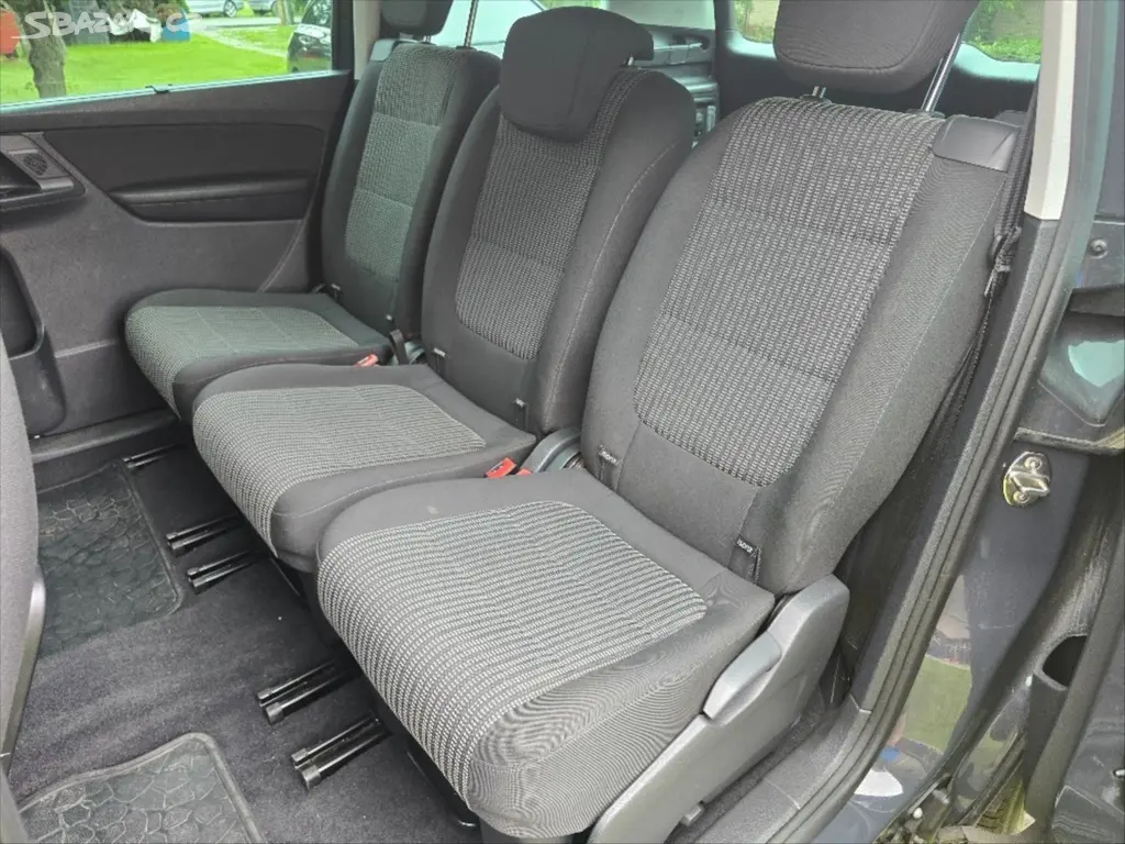Seat Alhambra 2,0 TDi, 135kW, 4x4, 7 míst - fotka 5