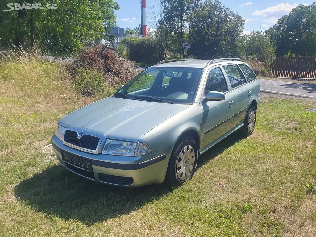 Škoda Octavia combi 1,6i * 102 tis km * 1. Majitel - fotka 2