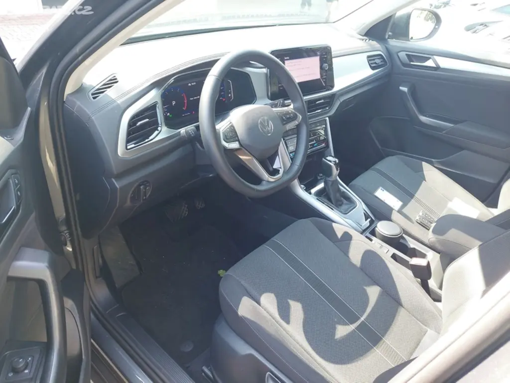 Volkswagen T-Roc 1.5 TSi/110kW LIFE - DSG,TZ,.. - fotka 6