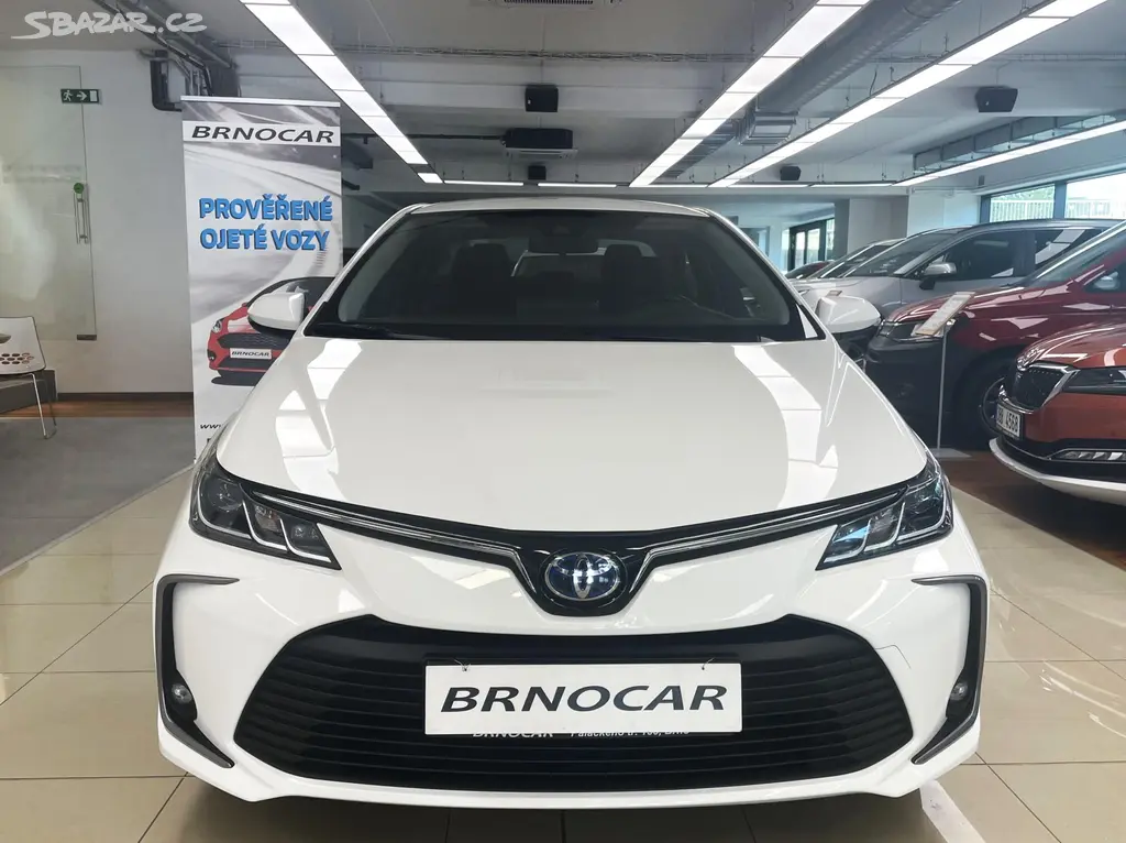 Toyota Corolla, 1.8 Hybrid Active, e-CVT, ČR - fotka 2