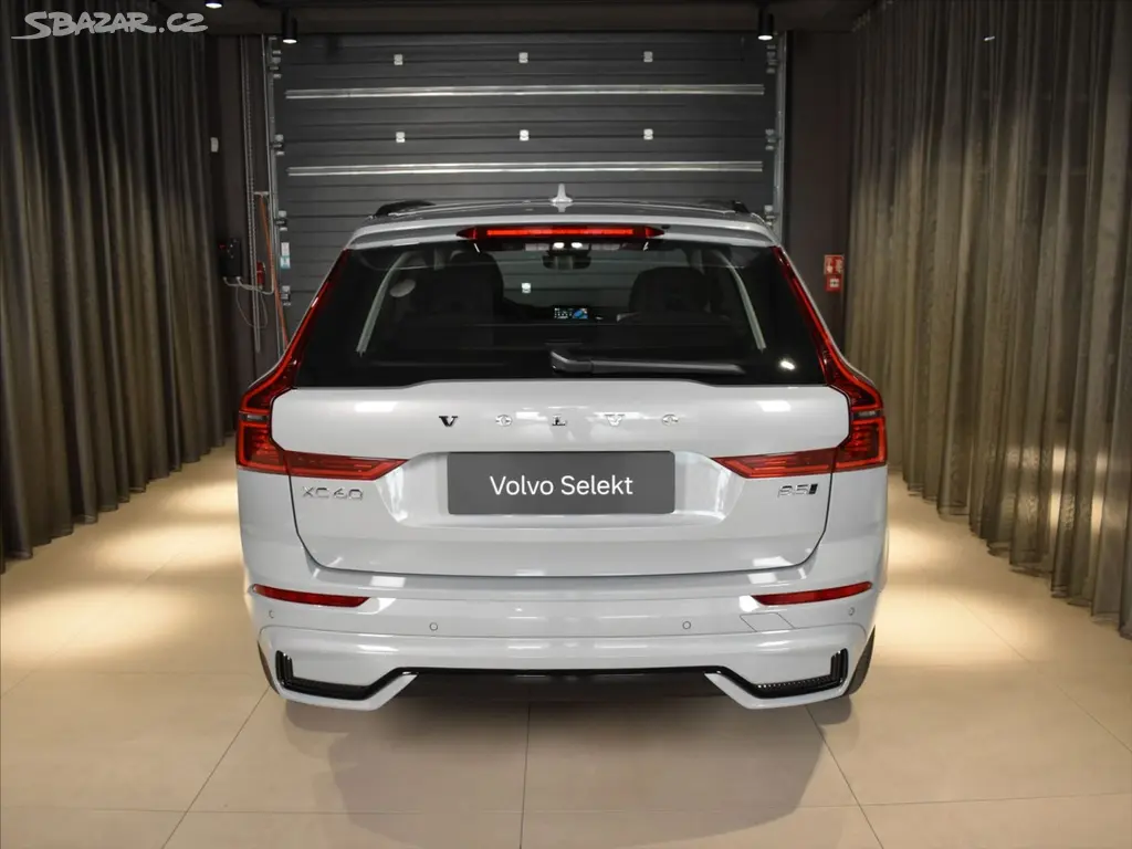 Volvo XC60, 2,0 B5 AWD PLUS BLIS,Bezklíč - fotka 5