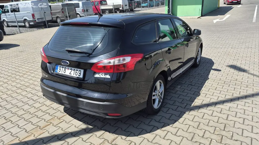 Ford Focus mk3 1.6TDCI 70kW klima - fotka 3