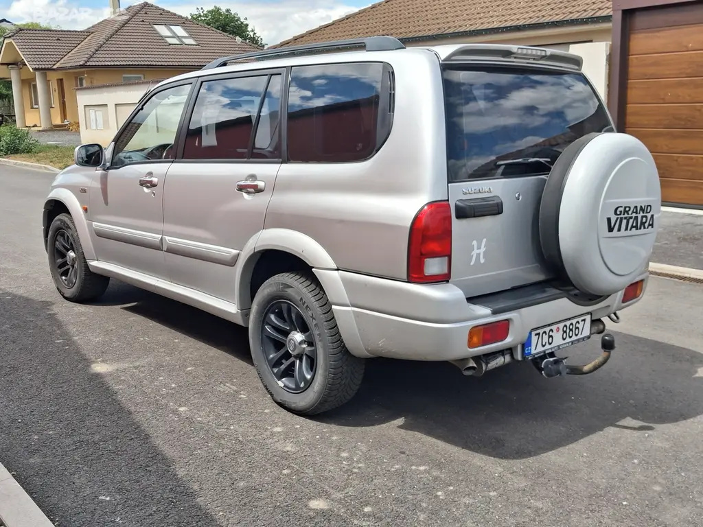 Suzuki Grand Vitara XL-7 2.7 V6 135 kW - fotka 3